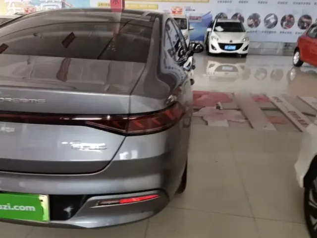 BYD Qin PLUS — Фото автомобиля 23