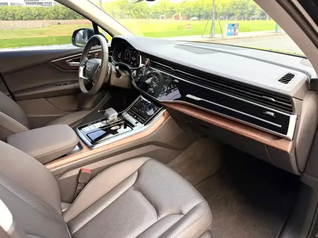 Audi Audi Q7 2023 55 TFSI quattro S Premium — Фото автомобиля 3