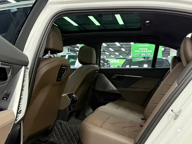 BMW 5 Series — Фото автомобиля 7