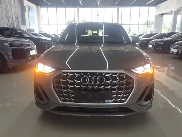 Audi Q3 — Фото автомобиля 2
