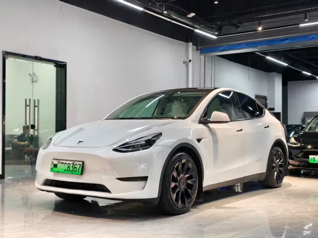 Фотография автомобиля — Tesla Model Y