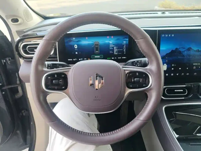 Leapmotor C11 — Фото автомобиля 10