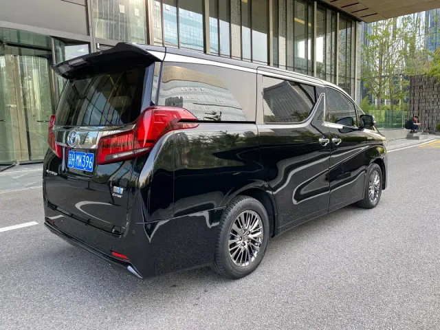 Toyota Alphard — Фото автомобиля 3