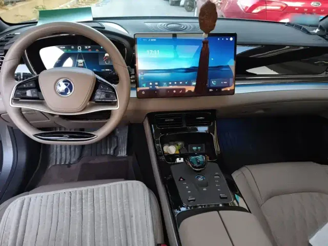 BYD Han — Фото автомобиля 10