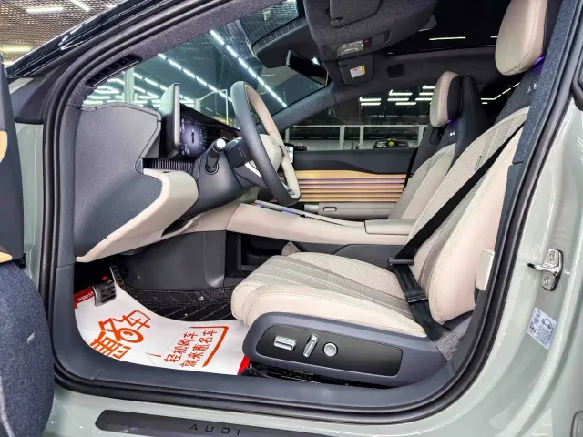 Audi E5 Sportback — Фото автомобиля 8