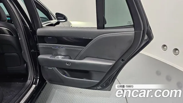 Genesis G90 Бензин 3.5 турбо AWD — Фото автомобиля 23