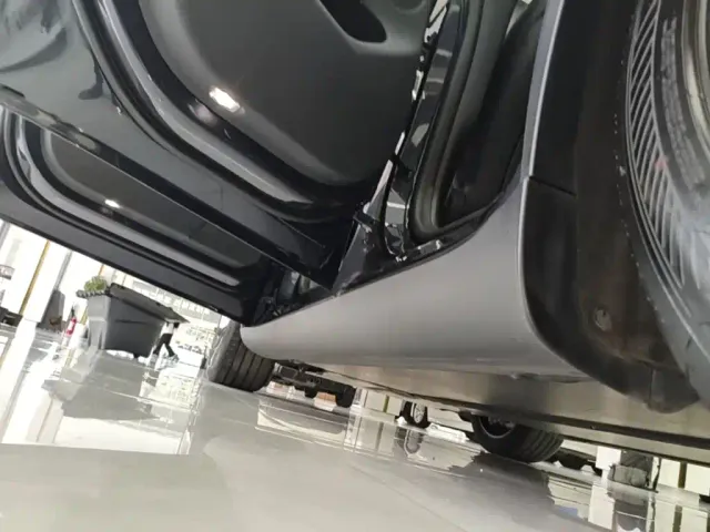 Tesla Model Y — Фото автомобиля 21