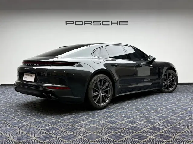Porsche Panamera — Фото автомобиля 2