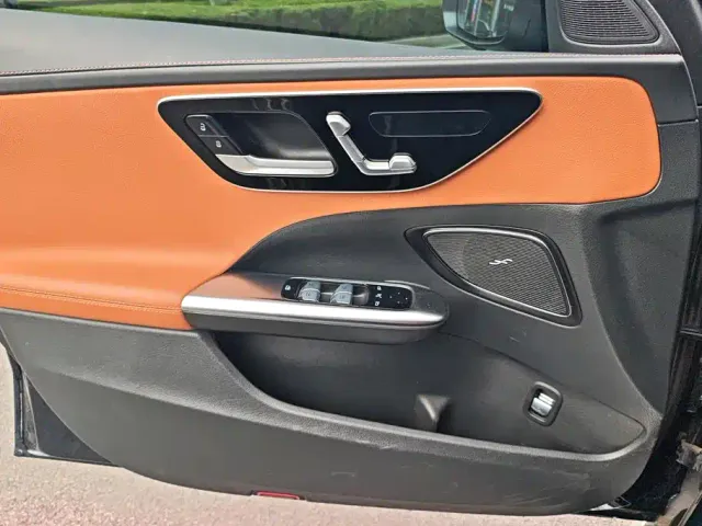 Mercedes-Benz C-Class — Фото автомобиля 7
