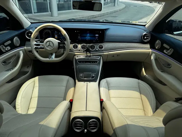 Mercedes-Benz E-Class — Фото автомобиля 4