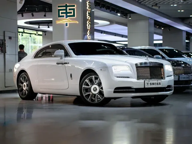 Rolls-Royce Wraith — Фото автомобиля 3