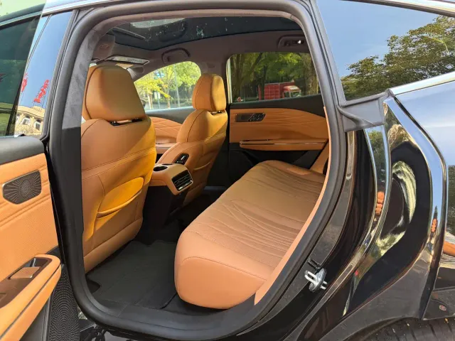 Geely Galaxy Xingyao 8 — Фото автомобиля 6