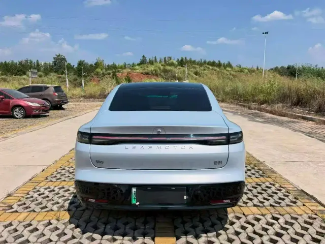 Leapmotor B01 — Фото автомобиля 5