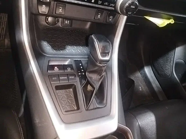 Toyota RAV4 — Фото автомобиля 13