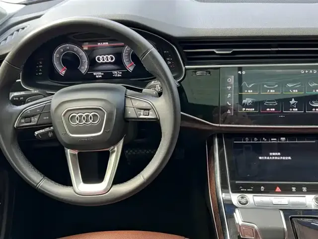 Audi Q7 — Фото автомобиля 9