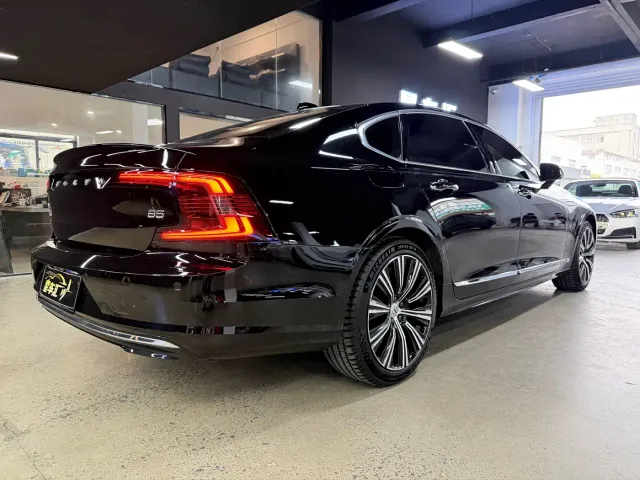 Volvo S90 — Фото автомобиля 13