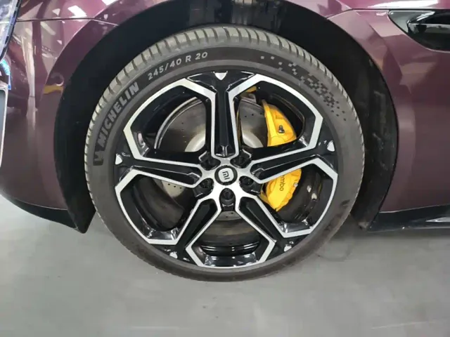 Xiaomi SU7 — Фото автомобиля 22