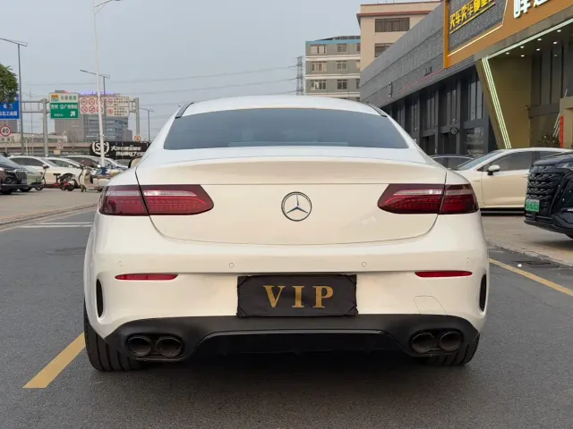 Mercedes-Benz E-Class — Фото автомобиля 8