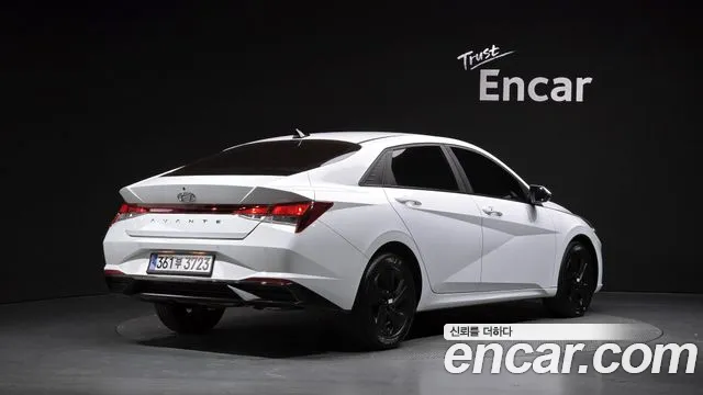 Hyundai Avante CN7 — Фото автомобиля 2