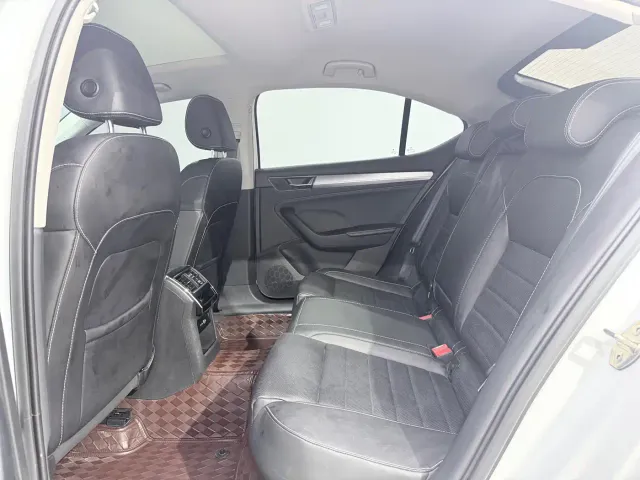 Skoda Superb — Фото автомобиля 8