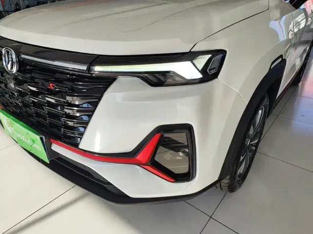 Changan CS35 Plus — Фото автомобиля 23