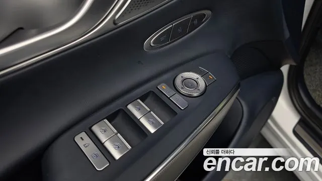 Genesis GV70 — Фото автомобиля 27
