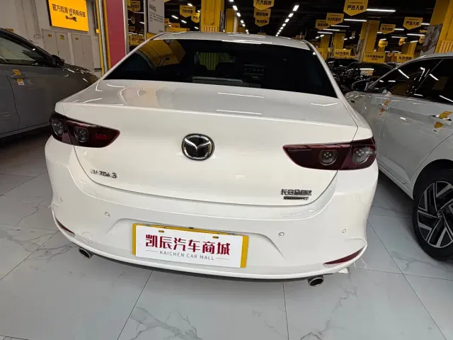 Mazda Axela — Фото автомобиля 5