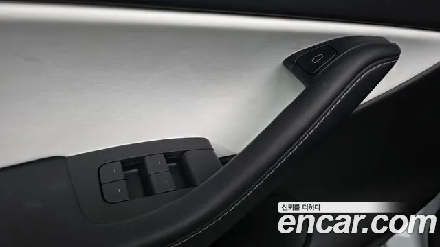 Tesla Model Y — Фото автомобиля 19