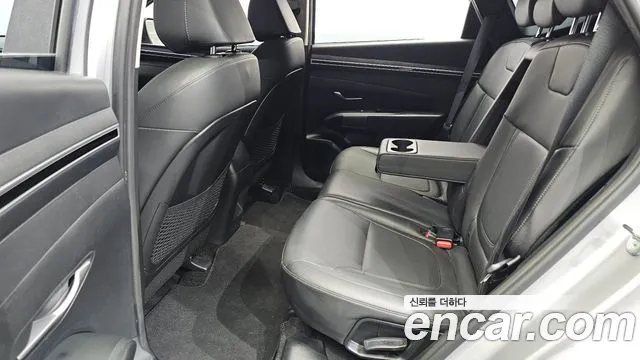 Hyundai Tucson Tucson (NX4) Дизель 2.0 2WD — Фото автомобиля 3