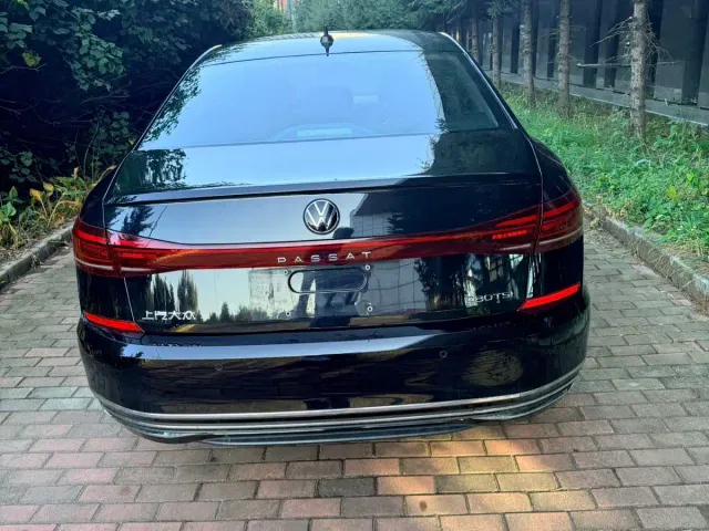 Volkswagen Passat — Фото автомобиля 5