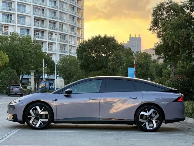 Xpeng P7+ — Фото автомобиля 3