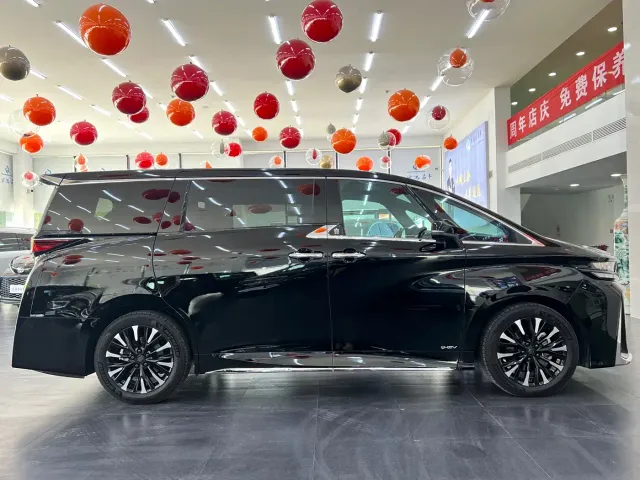 Toyota Vellfire — Фото автомобиля 23