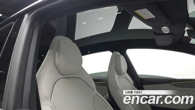 Tesla Model Y — Фото автомобиля 14