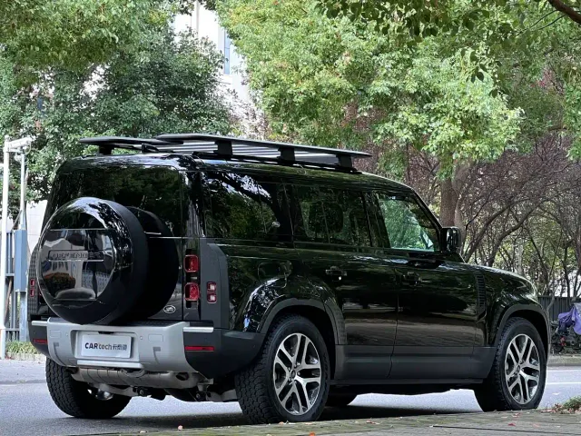 Land Rover Defender — Фото автомобиля 21