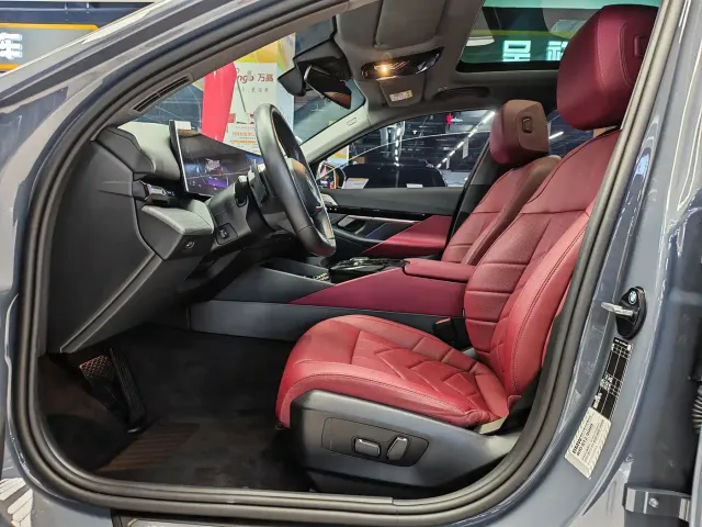 BMW 5 Series — Фото автомобиля 4