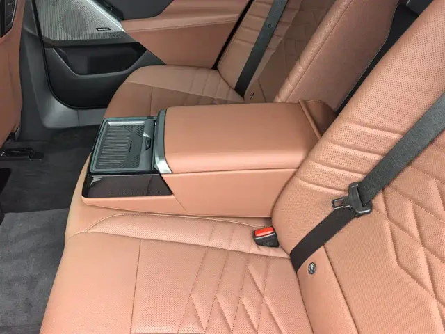 BMW BMW i5 2024 eDrive 35L Premium Luxury Package — Фото автомобиля 12