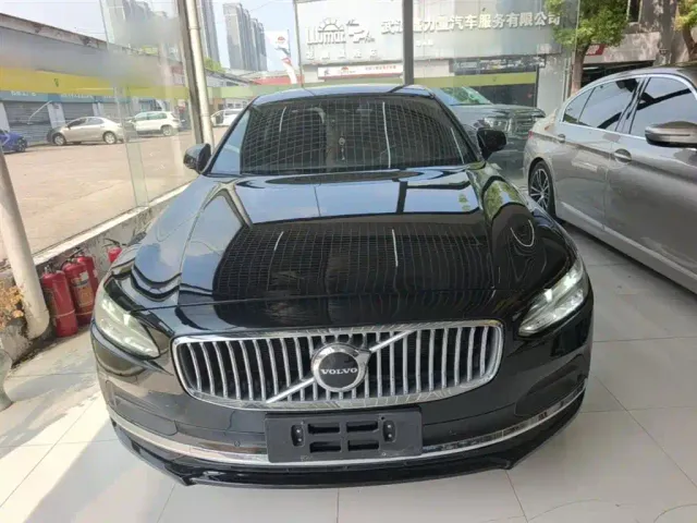 Volvo S90 — Фото автомобиля 2