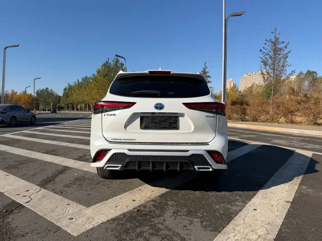 Toyota Highlander — Фото автомобиля 5