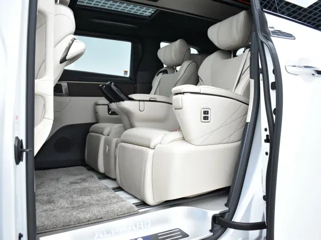 Toyota Alphard — Фото автомобиля 18