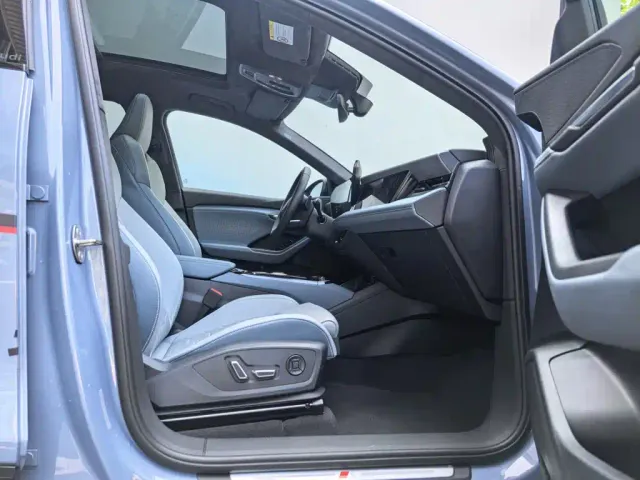 Audi Q6L e-tron — Фото автомобиля 16
