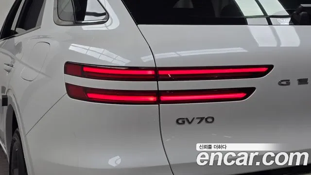 Genesis GV70 2.5T Бензин AWD — Фото автомобиля 21