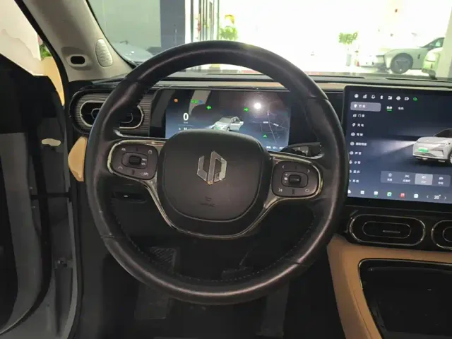 Leapmotor C11 — Фото автомобиля 6