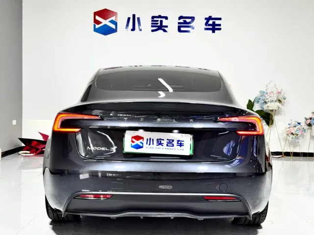 Tesla Model 3 — Фото автомобиля 8
