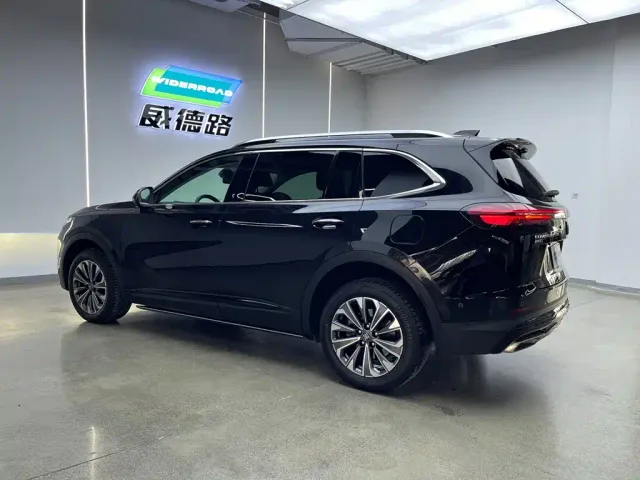 Buick Envision Plus — Фото автомобиля 4
