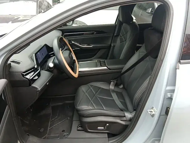 Geely Galaxy L6 — Фото автомобиля 14