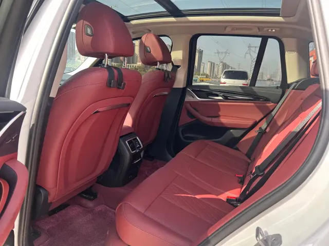 BMW iX3 — Фото автомобиля 6