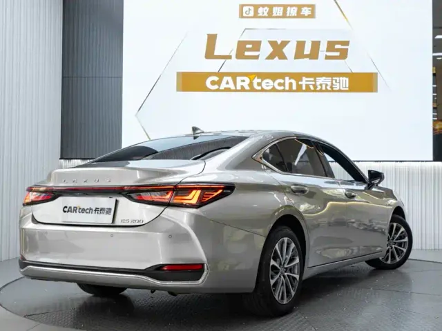 Lexus ES — Фото автомобиля 7