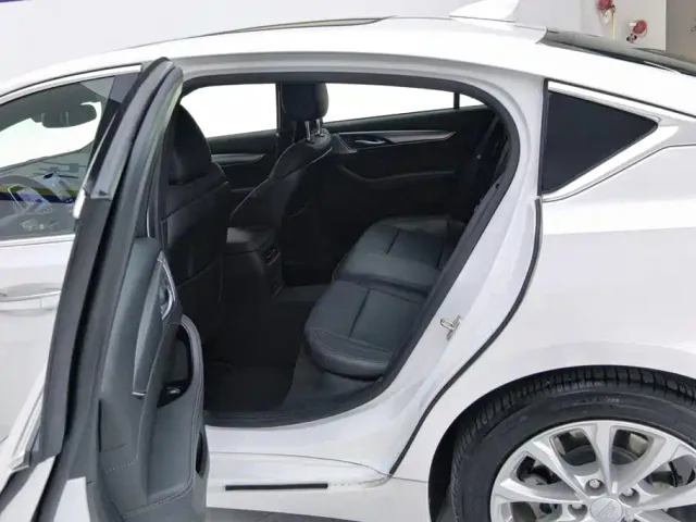 Cadillac CT5 — Фото автомобиля 11