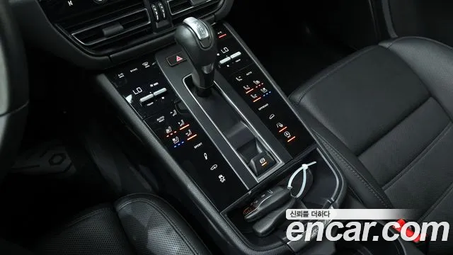 Porsche Macan Macan — Фото автомобиля 9
