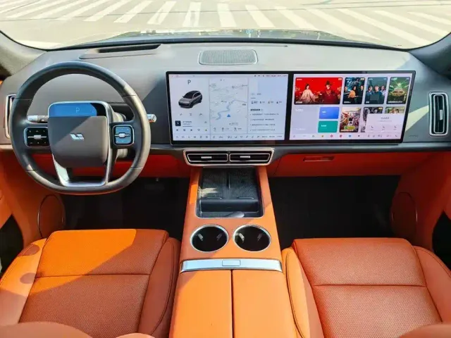 Li Auto L8 — Фото автомобиля 12